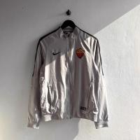 ราคา เสื้อแจ็คเก็ตผ้าร่ม Nike x Roma แท้มือสอง100% (24873033110)