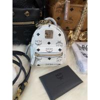 ราคา MCM พวงกุญแจเป้ สีขาว แท้100% (4779629356)