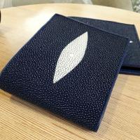 ราคา กระเป๋าหนังปลากระเบนแท้ สีน้ำเงินstingray wallet (7662768759)
