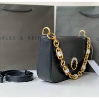 ราคา [Nobox] กระเป๋าถือใต้วงแขน CHARLES & KEITH คุณภาพดีที่สุด รุ่นใหม่ล่าสุด 2022 (50110654592)