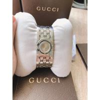 ราคา used Gucci Twirl นาฬิกากุชชี่ ทรงกำไล มือสองของแท้ (9440788301)