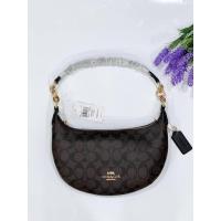 ราคา Coach Payton Hobo In Signature Canvas (21272657249)