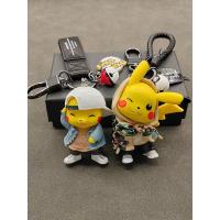 ราคา ยีนส์น่ารัก Pikachu รูปพวงกุญแจกระเป๋าเป้พอดีส่วนบุคคลสำหรับผู้ชายและผู้หญิงคู่รักคู่รักที่สร้างสรร (29842597490)