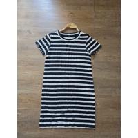 ราคา Uniqlo เดรสยืดผ้านิ่มสีดำสลับครีมคอกลมแขนสั้นไซส์Mอก34-36สะโพก38ยาว32.5(งานมือสอง)34 (56002499656)