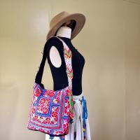 ราคา กระเป๋าชาวเขาผ้าเสื้อม้งปักดอกสีส้มตัดขอบสีฟ้า (9202440543)