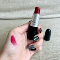 ราคา MAC Lipstick ลิปสติก แบรน MAC สี Runaway Red เนื้อ Satin มือ2 (ราคา shop 1,000.-) (43454480157)