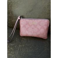 ราคา กระเป๋าcoachคล้องมือ size S ของแท้จากอเมริกามือสอง (24463336684)