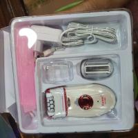 ราคา Kemei KM 2668 เครื่องถอนขนและโกนขนไร้สาย 2 in 1 หัวหมุนได้พร้อมยางนวด LED แสงส่องสว่าง (24991996234)