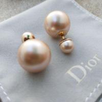 ราคา ต่างหูมุก Dior วินเทจ รุ่นเก่า สภาพสวย (27251569749)