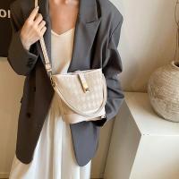ราคา bangkoklist(BA2093) กระเป๋าสะพายข้างทรงถัง มีสายถือหิ้วได้ขนาด 9.5 นิ้ว (27357172598)