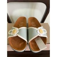 ราคา รองเท้าแตะผู้หญิงมือสองสีเขียว#39 (43758847601)