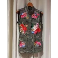 ราคา DIY Vintage>> เสื้อยีนส์บางลายทหารวินเทจ แขนกุดปักดอก ผ้าเนื้อดี DIYเท่ๆ Size : SM ใส่ได้ (Use พร้อมส่ง ) (40250786541)