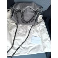 ราคา ส่งต่อ Stella mccartney falabella mini tote สีเทา มือสอง (40303453763)