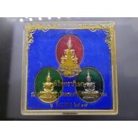 ราคา พระแก้วมรกต ทรงฤดูร้อน กาลั่ยลงยา 3 สี หลังตรากาญจนาภิเษก พิธีพุทธาภิเษก ณ อุโบสถวัดพระศรีรัตนศาสดาราม ปี2539 พร้อมกล่อง (9263379593)