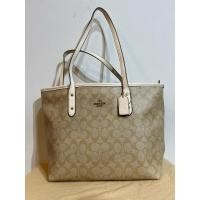 ราคา Coach กระเป๋าทรงช้อปปิ้ง มือสองของแท้ ขนาดก้นกระเป๋า 11 นิ้ว ปากกระเป๋า 15 นิ้ว (24779492998)