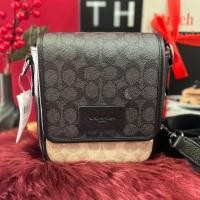 ราคา Lucas Crossbody Bag In Blocked Signature Canvas CW180 กระเป๋าสะพายข้างผู้ชาย (28572601234)