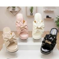 ราคา รองเท้าส้นตึกพื้นนุ่ม โซฟาเพื่อสุขภาพ สูง 2 นิ้วหนังแก้วสวมโบว์Gooddy (บวกเพิ่ม 1 ไซร้เท้าอูมเพิ่ม 2 ไซส์ได้ครับ ) (54105483343)