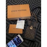 ราคา used LV vertical trunk pochette (10852819093)