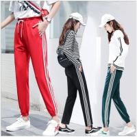 ราคา (S-3XL)กางเกงวอร์มแฟชั่น ผู้หญิง ขาจั๊ม แต่งแถบข้างสีขาวสามแถบ มี 3 สี #4010 (1823370373)