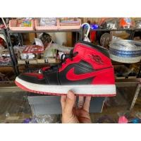 ราคา (แท้ + มือสอง ) รองเท้า Nike AIR Jordan 1 MID Size 10 us ERU 44 CM 28 ของแท้ 100 % (22627438724)