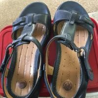 ราคา รองเท้ารัดส้น clarks(มือสอง) แท้% (1013155927)