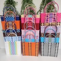 ราคา กระเป๋าสาน ตระกร้าสาน เส้นพลาสติกจ่ายตลาด กว้าง13ยาว24สูง23cm (9326742454)