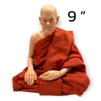 ราคา (หน้าตัก 9นิ้ว สูง25ซม.)หลวงปู่ชอบ ฐานสโม วัดป่าสัมมานุสรณ์ งานไฟเบอร์หุ่นขี้ผึ้งห่มจีวรเสมือนจริง ท่านเป็นพระกรรมฐานสาย (15761902038)