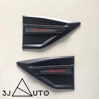 ราคา ครอบแก้มข้าง D-max 2020 ดำด้าน โลโก้แดง (25963702982)
