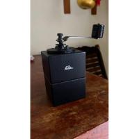 ราคา *RARE* Kalita Coffee Mill Hand Grinding Black Cubic Wooden Mill (40361933563)