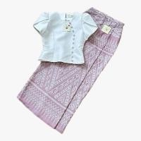 ราคา 3XL ชุดไทย ชุดผ้าไหมรุ่นพี่ลิซ่า เสื้อผ้าไหมอิตาลี คอกลม แต่งกระดุม แขนทรงกลีบบัว ผ้าถุงสำเร็จรูปทอลายสวยๆ (28243479315)