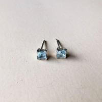 ราคา Blue Topaz​ Earring ต่างหูพลอยบลูโทพาส​ พลอยเหลี่ยมน่ารัก​ แบบติดหู​ ใส่ได้บ่อย ตัวเรือนเงินแท้ 925 (4503638821)