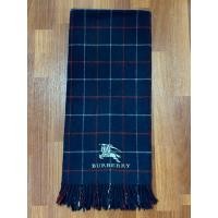 ราคา พร้อมส่ง Burberry วินเทจ ใช้คลุมไหล่ พันคอ ผืนใหญ่ สีน้ำเงินเข้ม มือสองสภาพดี✌️ (46201001338)