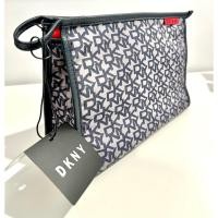 ราคา BNWT DKNY VANITY BAG Cosmetic Make Up Large T STAND กระเป๋าใส่เครื่องสำอางค์ (43502895894)