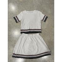 ราคา ชุดเข้าเซ็ท เสื้อ+กระโปรง ไหมพรมสีขาว มือสอง (4877222158)