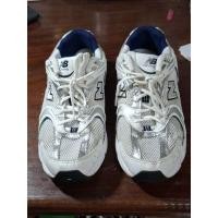ราคา รองเท้าผ้าใบมือสองสีขาว (53006935123)