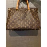 ราคา ❗️ลด!! วันนี้วันเดียวค่าา งานจริงสวยมาก❗️กระเป๋า LV หนังแท้ Monogram Pallas MM มือสอง (28712516923)