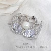 ราคา เข็มกลัด ลาย หงส์คู่ Swan ประดับเพชรหยดน้ำ Pear Shaped เสริมด้วยไข่มุก ขนาดกลาง เครื่องประดับแฟชั่น BRH0198 ValueJewelry (18584401375)