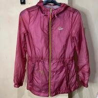 ราคา เสื้อแจ็คเก็ตวิ่งแบรนด์ Thirst Lowe Alpine สีชมพู | พรีเลิฟ พรีเลิฟด์ | มือสอง (21976321448)
