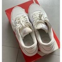ราคา ส่งต่อ รองเท้า NIKE AIR MAX EXCEE เบอร์9 สีขาวชมพู (45802639416)