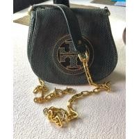 ราคา (มือสอง/แท้) Tory Burch กระเป๋าสะพาย หนังเขียว (6546452207)