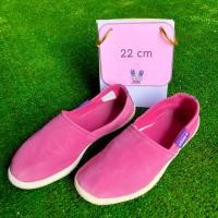ราคา รองเท้ามือสอง Adidasสลิปออน Size36 ยาว 22cm สวยเบาใส่สบายมาก (2281107231)