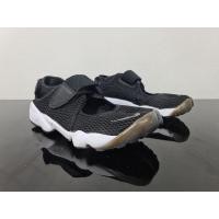 ราคา (มือ2) Nike air rift สีดำ size36 ส่งฟรี‼️ (17518323261)