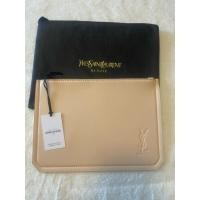 ราคา กระเป๋า flat pouch YSL Yves Saint Laurent ของแท้จากช็อป สภาพมือหนึ่งค่ะ (48104328845)