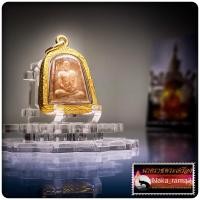 ราคา พระผงรูปเหมือนซุ้มกอ เนื้อผงน้ำมัน เลี่ยมกรอบไมครอน หลวงพ่อชำนาญ วัดบางกุฎีทอง (52804892907)