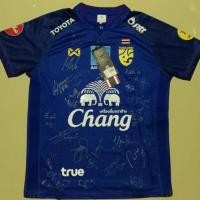 ราคา เสื้อทีมชาติไทย 2018 เกรดแฟนบอล แบบมีสปอนเซอร์ พร้อมลายเซ็นนักเตะทีมชาติไทยทั้งทีม !!! (1594915743)