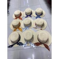 ราคา หมวกสานเนื้อธรรมชาติทรงDumontผูกผ้า(รูปแบบใหม่หมวกสามารถพับใส่กระเป๋าเดินทางได้)งานแฟชั่นสวยหรูหราไฮโซ️สินค้าพร้อมส่ง (53960211472)