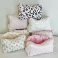 ราคา psable ♡ fluffy boxy bag ♡ กระเป๋าเครื่องสำอาง • toiletry bag • makeup bag •กระเป๋าใส่ของจุกจิก (47808827686)