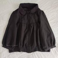 ราคา เสื้อคอบัวแขนยาวแต่งลูกไม้สีเทาเข้ม minimal (42107675837)