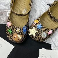 ราคา missyp jibbitz jibbitz crocs การ์ตูนการ์ตูนหนังสีดําชายหาดกะลามะพร้าวแมวน่ารักรองเท้าหัวเข็มขัดหลุมรองเท้ารองเท้าดอกไม้รองเท้าหัวเข็มขัดตกแต่งที่ถอดออกได้ ทําเอง (56811134013)