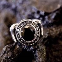 ราคา แหวนเงินแท้ ฝังนิล พลอยคัดไซส์ Sterling Silver 925 NSRG1406 (49258046844)